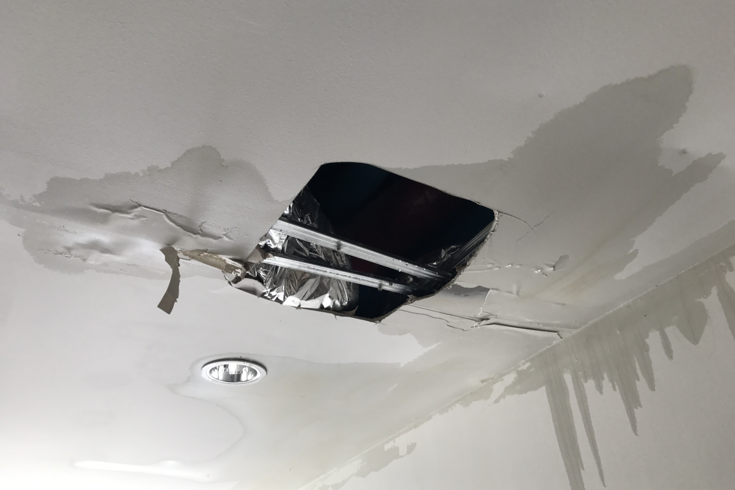 Ceiling Leak Repair Singapore